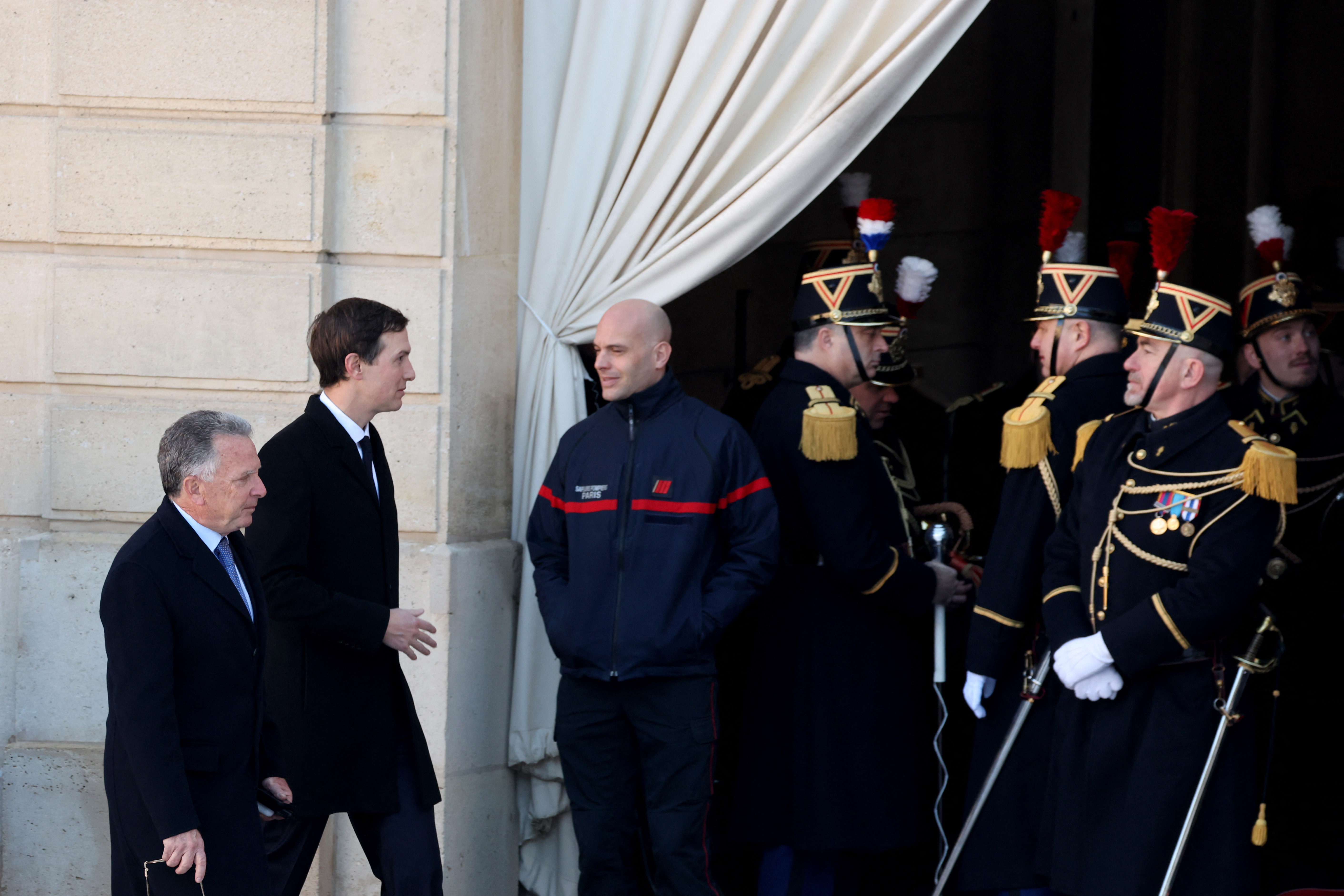 Zelensky a Parigi con 30 leader: fonti ucraine citano accordo al 90%