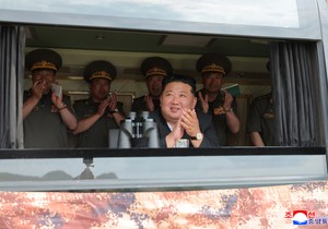Kim Džong Un nadgledao testove oružja