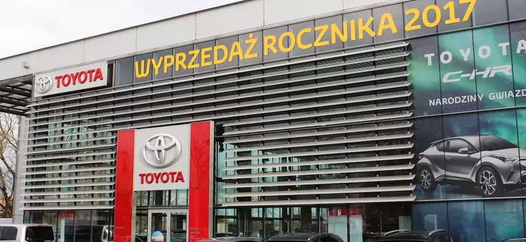 Toyota rozpoczęła wyprzedaż rocznika 2017