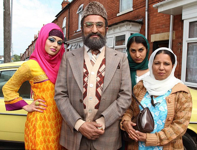 269537_bbc-serija-citizen-khan-02