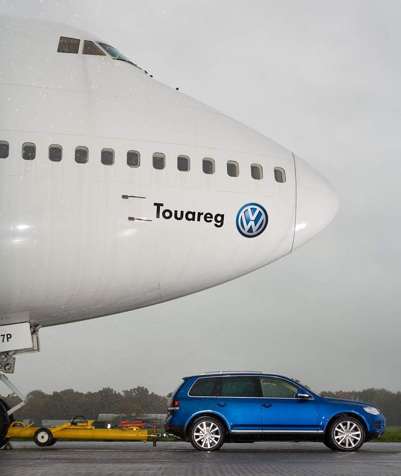 Volkswagen Touareg V10 TDI holował Boeinga 747-200