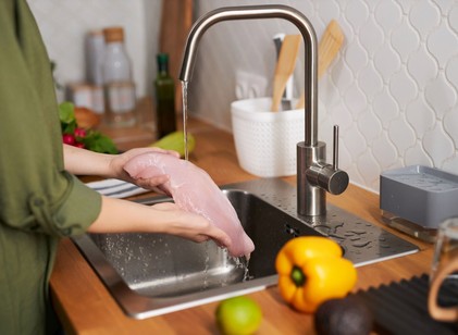 Egész életében rosszul sütötte a csirkét – és ezzel az egészségét kockáztatta című cikk nyitóképe