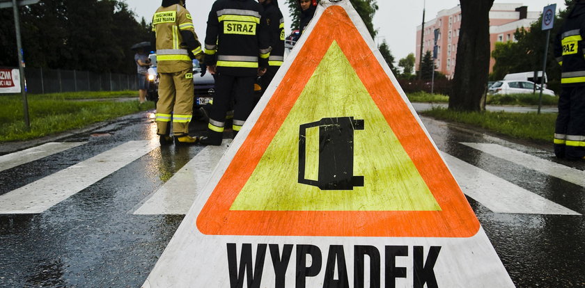 Śmiertelnie potrącił pieszego i uciekł z miejsca wypadku. Policja szuka sprawcy i prosi o pomoc