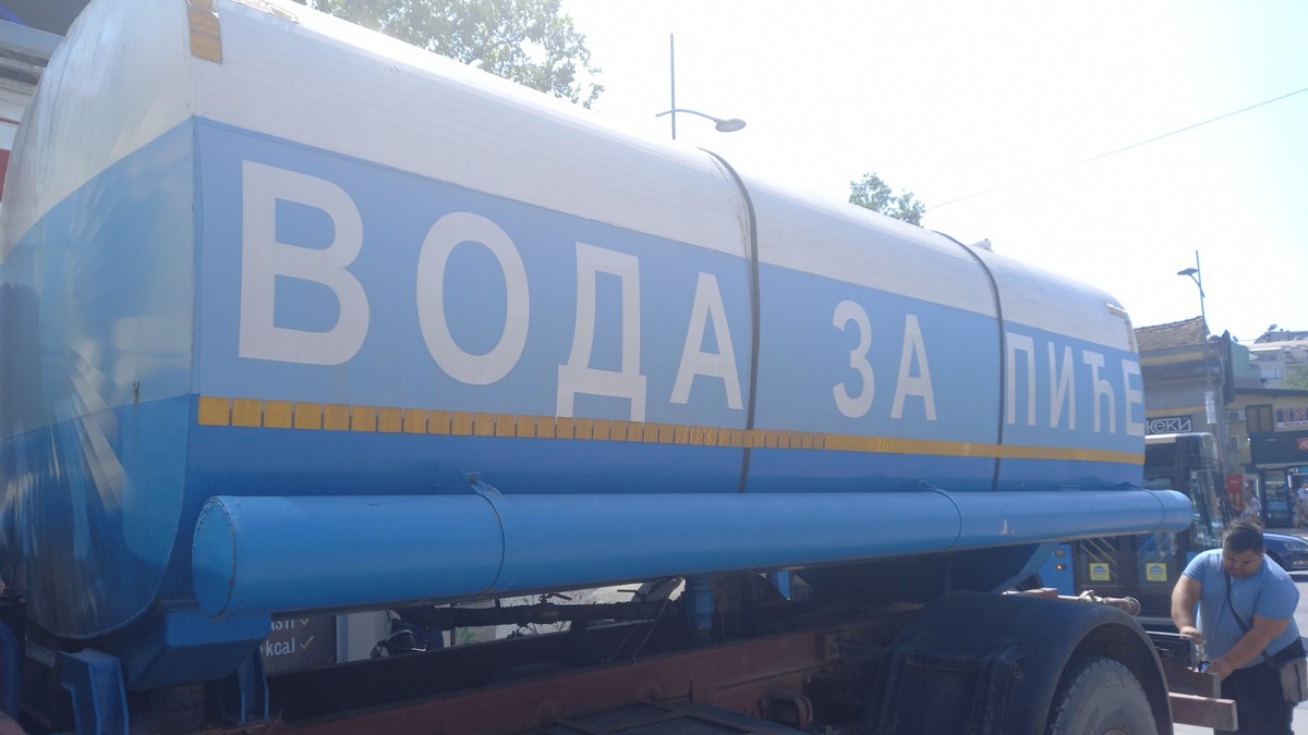 SPREMITE ZALIHE Danas i u četvrtak bez vode deo potrošača na Voždovcu: Sutra u OVOJ opštini