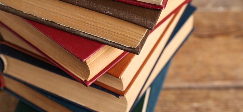 Arcydzieła polskiej literatury. Dopasuj autora do powieści. Quiz dla moli książkowych