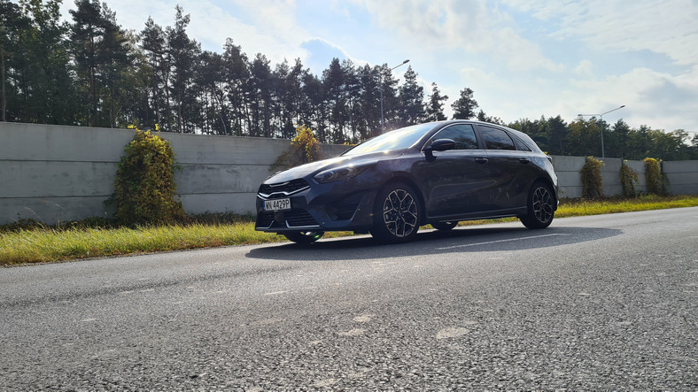 Kia Ceed 1.5 T-GDI 7DCT GT Line - 3 gen 2021