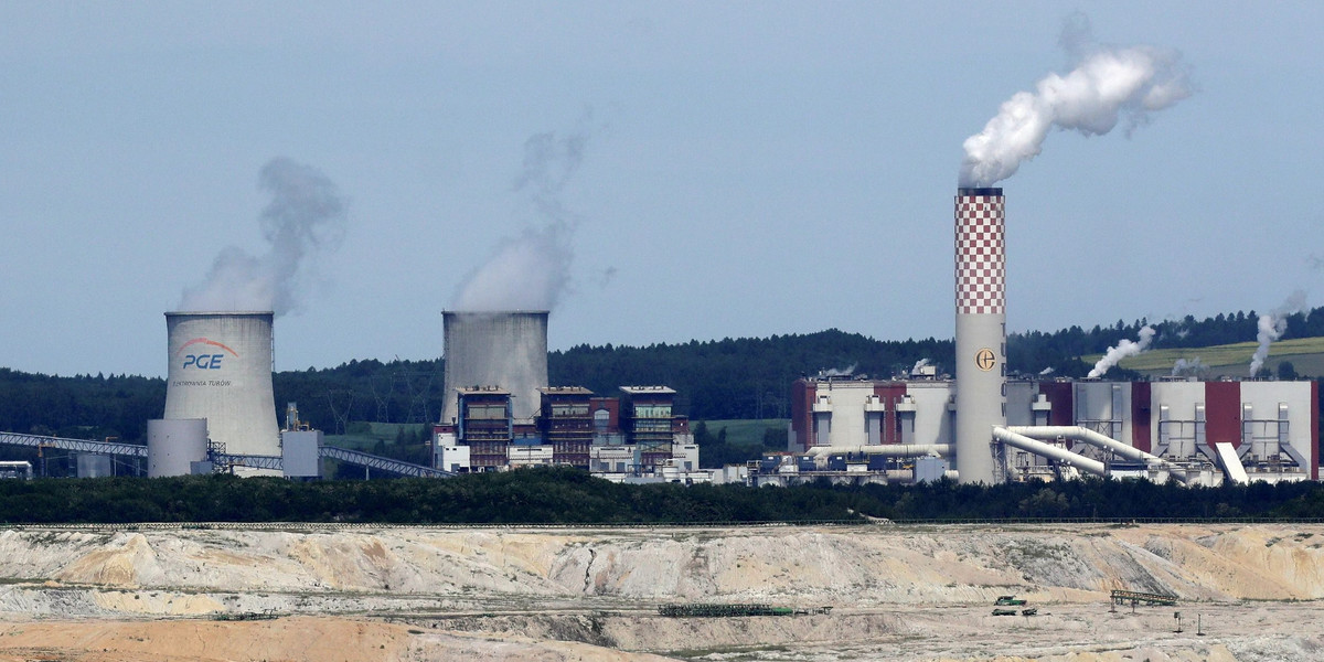 Czechs at Polish borderlands lose water and patience in coal mine dispute