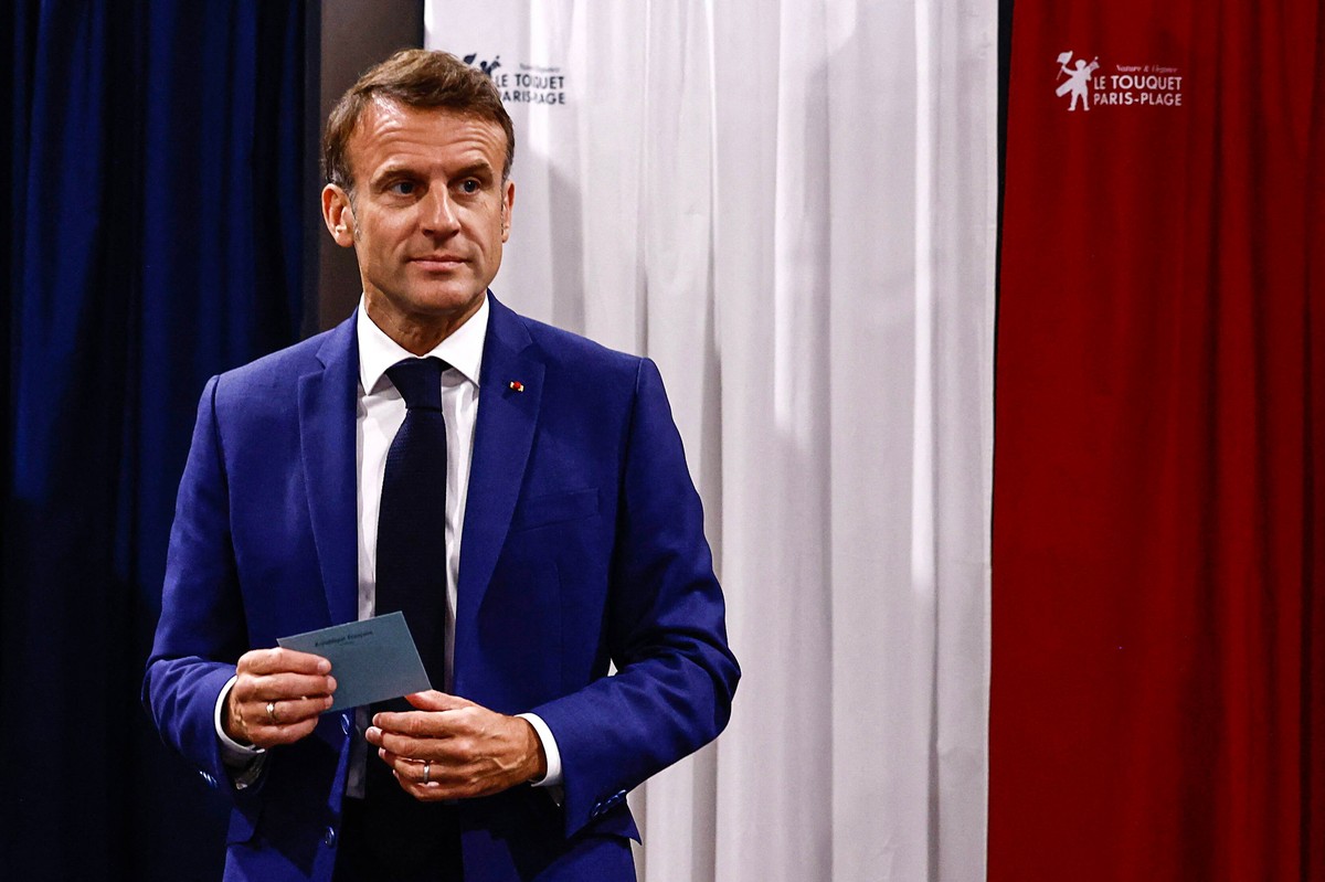 Emmanuel Macron nie zgodzi się na koalicję z partiami lewicowymi
