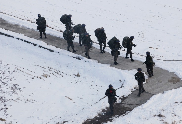 Patrol żołnierzy południowokoreańskich na granicy