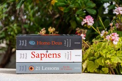 Nadludziki i nadludziska. Czy przepowiednie Harariego się sprawdzają?