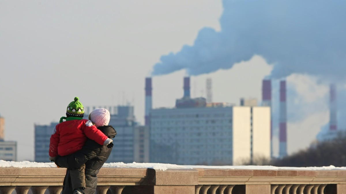 Niemal wszystkie województwa na wschód od linii Wisły mają dziś kłopoty ze smogiem. Wyjątki są nieliczne.