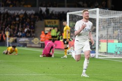 Cztery gole De Bruyne. Manchester City zatańczył z 'Wilkami'