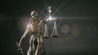 Coraz mniej jawności. Zmiany w KPK oraz ustawie o służbie zagranicznej