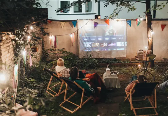 Sprawdziliśmy, co jest potrzebne, żeby zrobić własne kino plenerowe