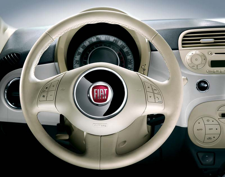 Fiat 500 obchodzi pierwsze urodziny