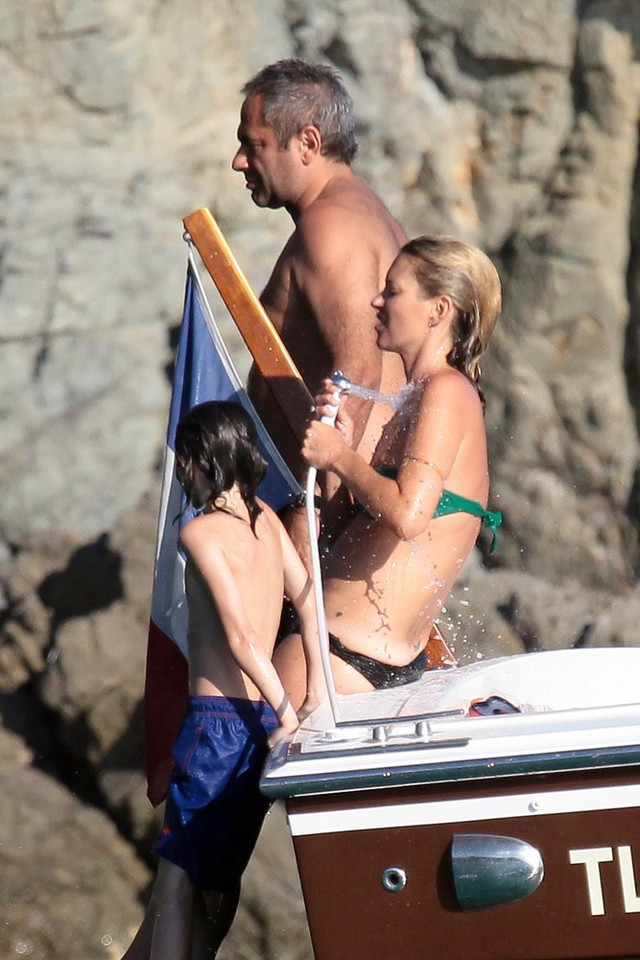 Kate Moss na wakacjach w Saint Tropez / fot. East News
