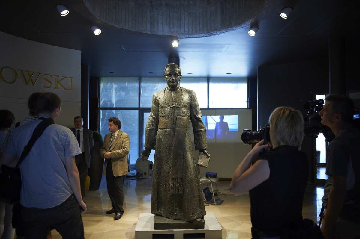 Pomnik prałata Henryka Jankowskiego