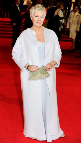 Judi Dench na premierze 'Skyfall'