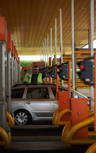 Otwarte bramki na autostradzie A1 w Rusocinie