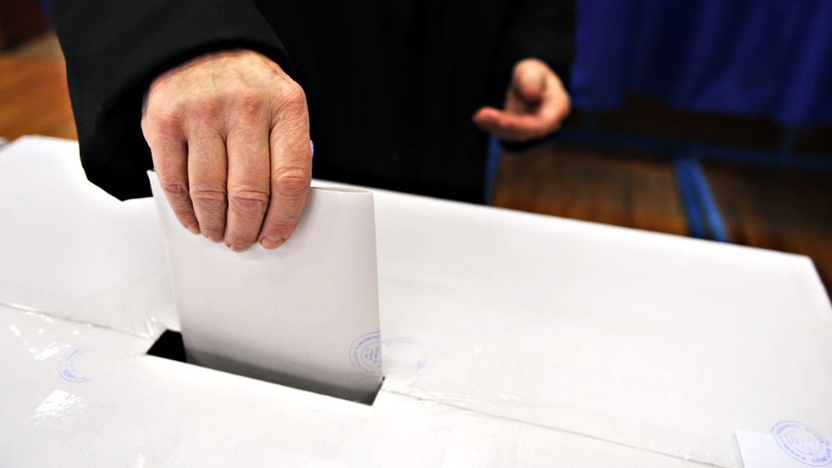 Dziś o godz. 7 rano rozpoczęło się w województwie podlaskim referendum ws. budowy regionalnego lotniska. Lokale referendalne będą otwarte do godz. 21.