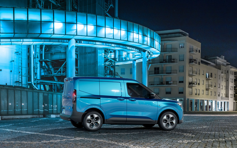 Ford E-Transit Courier 2023