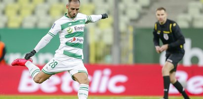 Lechia przedłużyła kontrakt z Paixao. Pietrzak na testach medycznych