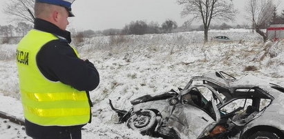 Wjechał Skodą pod pociąg. Stracił.. prawo jazdy