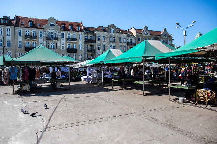 Zbyt dużo ludzi na targowiskach?