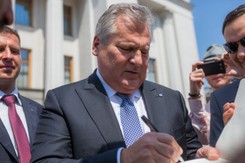 Śledztwo ws. majątku Kwaśniewskich. Prokuratura przeprowadzi 'szereg czynności procesowych'