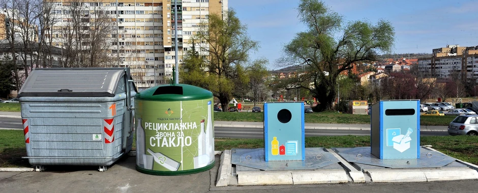 Različite vrste kontejnera na jednom mestu