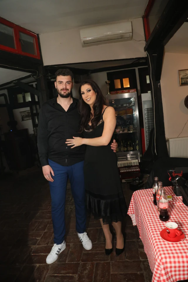 "SVEKRVI je jedna žena rekla da se po VALJEVU ZNA DA SAM KUR...!" Evo u kakvim je danas odnosima Nadežda Biljić sa majkom svog supruga