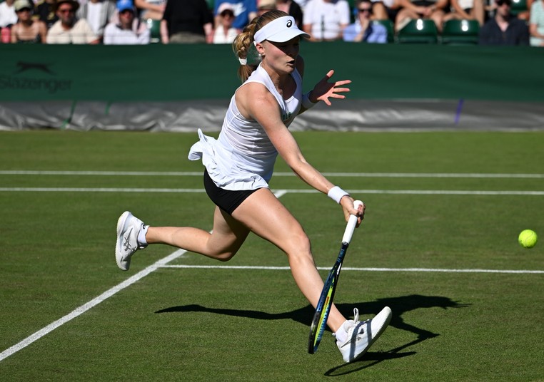 I wtedy weszły one, całe na biało. Najlepsze tenisistki grają na Wimbledonie [FOTO]