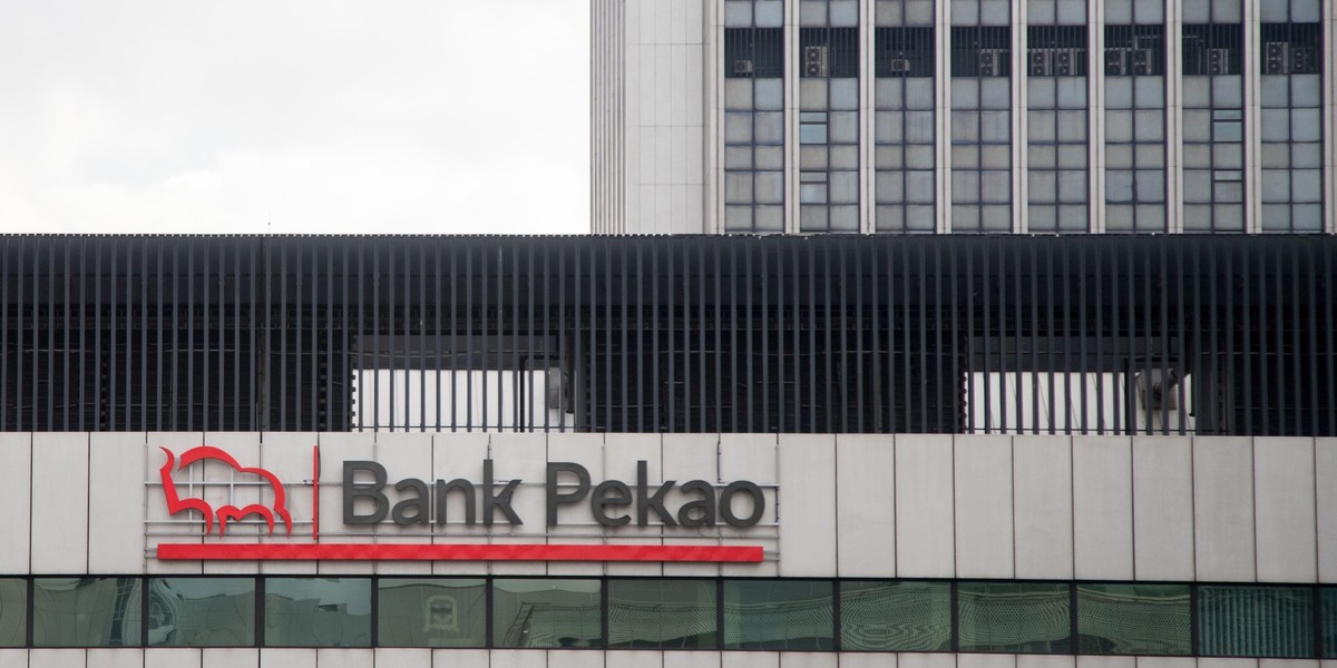 Pracownicy Banku Pekao protestowali przeciw łamaniu prawa przez jego kierownictwo. Bank zapewnia, że takie działanie nie ma miejsca