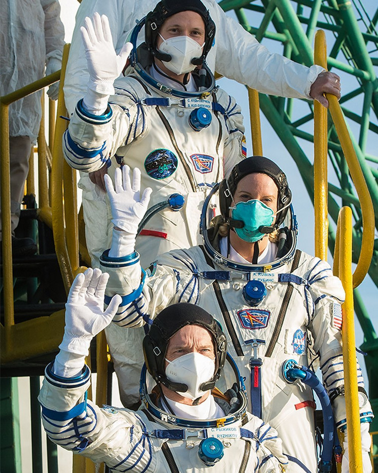 NASA - lot astronautów na ISS