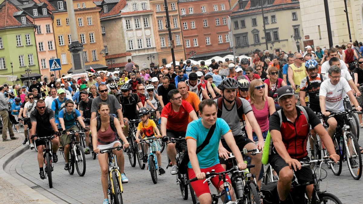 W piątek wieczorem przez Warszawę przejadą setki rowerzystów – uczestników lipcowej Masy Krytycznej. Zaś w sobotę o podobnej porze w mieście zaroi się od miłośników sportu i historii – po raz 23. odbędzie się Bieg Powstania Warszawskiego. Podpowiadamy, jakimi trasami będą poruszać się uczestnicy obu imprez.