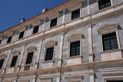 Luksusowy hotel w... kamieniołomie