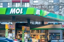 Węgrzy rozmawiają z Amerykanami. Chcą kupić zagraniczne aktywa rosyjskiego Łukoilu