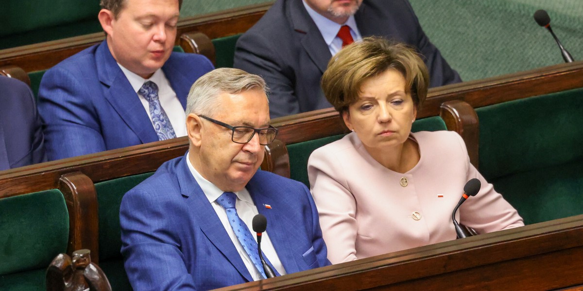 Wiceminister Stanisław Szwed i minister Marlena Maląg.