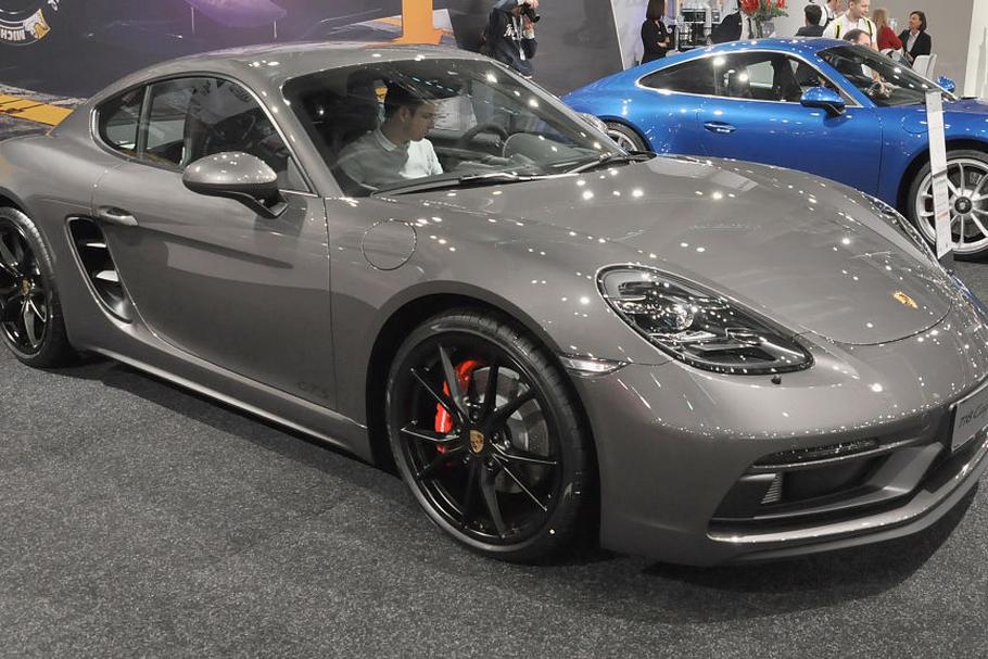 Porsche na abonament ile kosztuje wynajem luksusowego