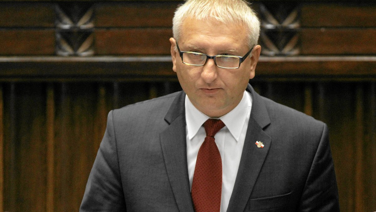 Stanisław Pięta (PiS) protestuje ws. tematów z próbnej matury z języka polskiego. Powód? Uczniowie mieli do przeanalizowania tekst autorstwa prof. Zygmunta Baumana, którego poseł nazywa "stalinowskim zbrodniarzem".