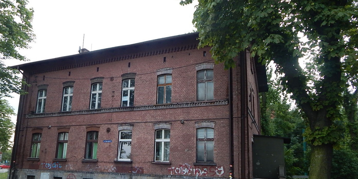 Dom w Rudzie Śląskiej wystawiony na sprzedaż przez PKP