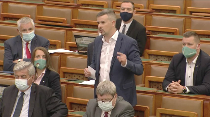 Jakab Péter a hétfői felszólalásán / Képernyőfotó: Mediaklikk.hu