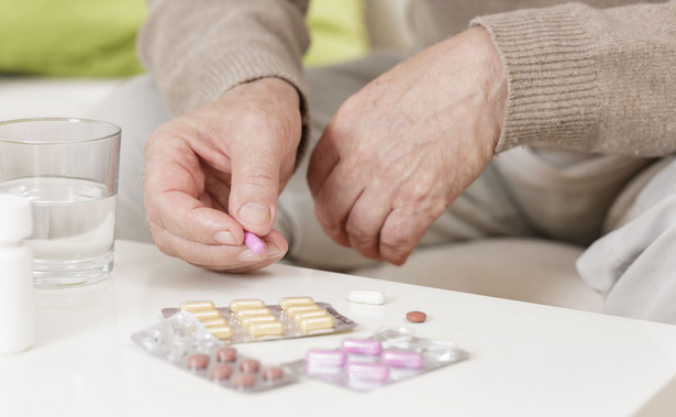 Blisko milion seniorów miesięcznie korzysta z bezpłatnych leków