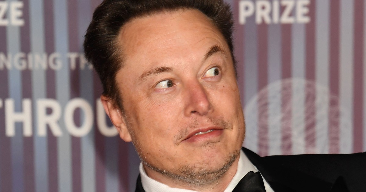 Elon Musknak vérzik a szeme a félkövér betűktől, jelentősen átalakítja az X-et