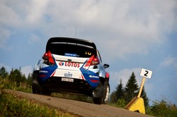 Rajd Finlandii: Robert Kubica wypadł z trasy