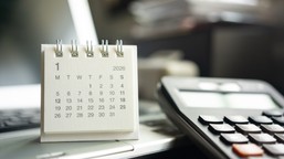 dni ustawowo wolne od pracy w 2026 i 2027 roku. jak zaplanować urlop?