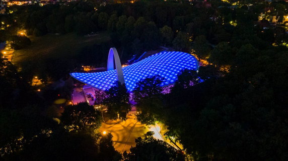 Teatr Letni w Szczecinie prawie gotowy. Mieni się feerią barw