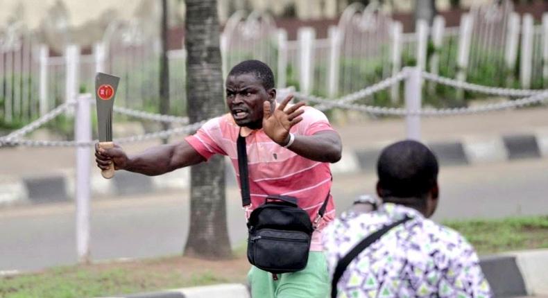 Alleged anti-EndSARS thug in Lagos [Twitter/ @vhic_tore