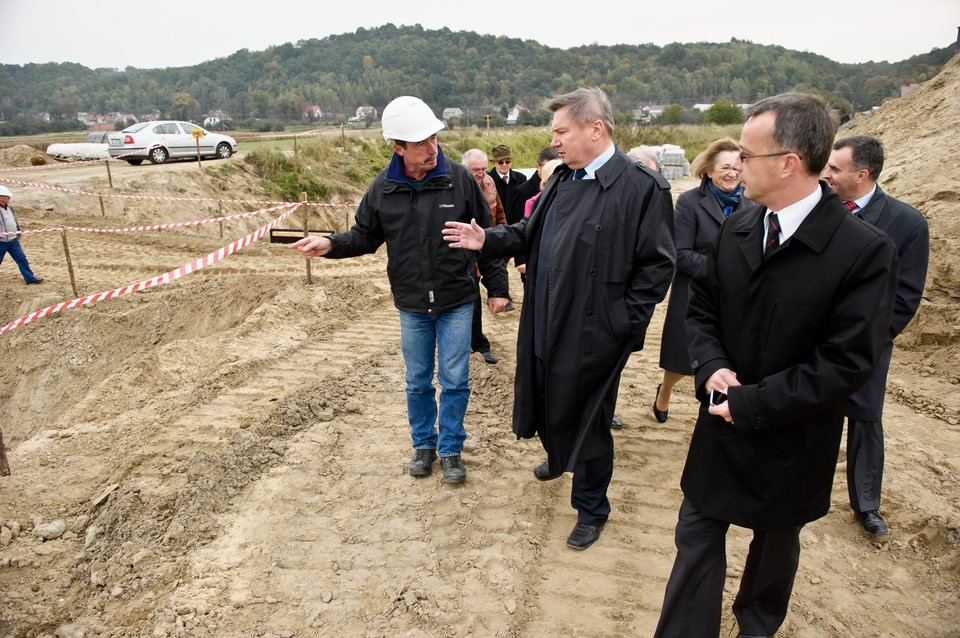 Wały przeciwpowodziowe w Parchatce k. Kazimierza Dolnego