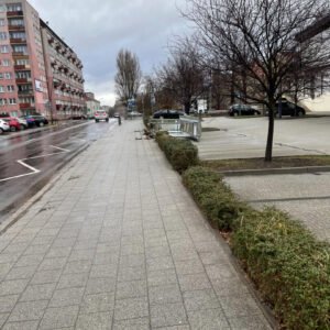 Wiatr w Szczecinie zniszczył przystanek autobusowy, foto: Alan Pięciurek